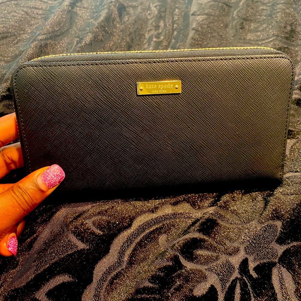 Kate Spade Wristlet- perfect condition!